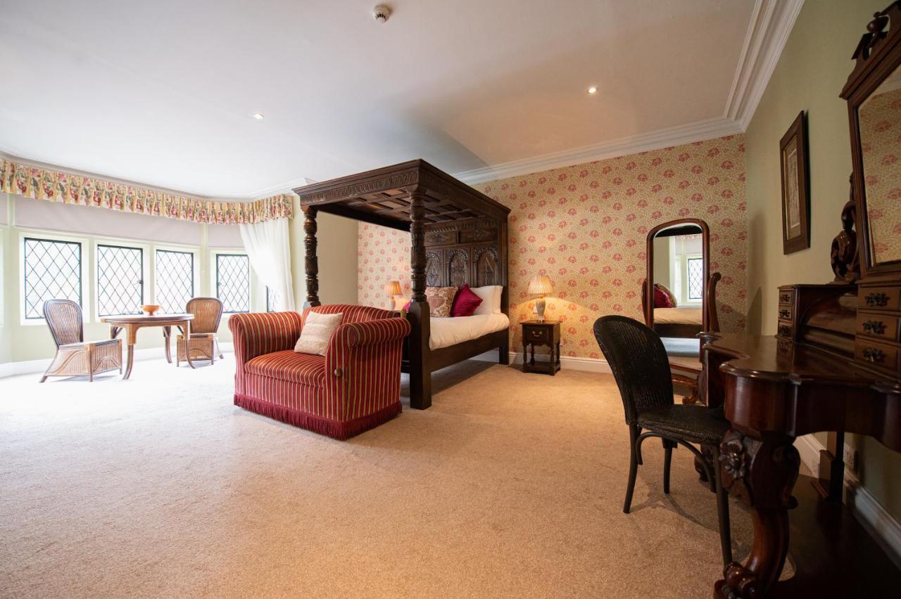 Miskin Manor Hotel Хенсол Екстериор снимка
