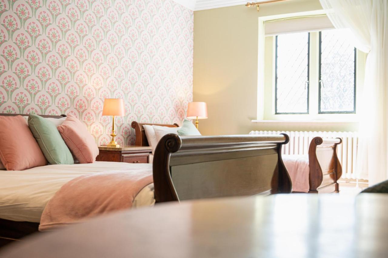 Miskin Manor Hotel Хенсол Екстериор снимка