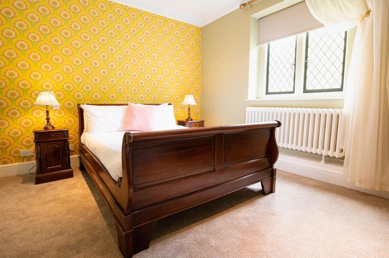 Miskin Manor Hotel Хенсол Екстериор снимка