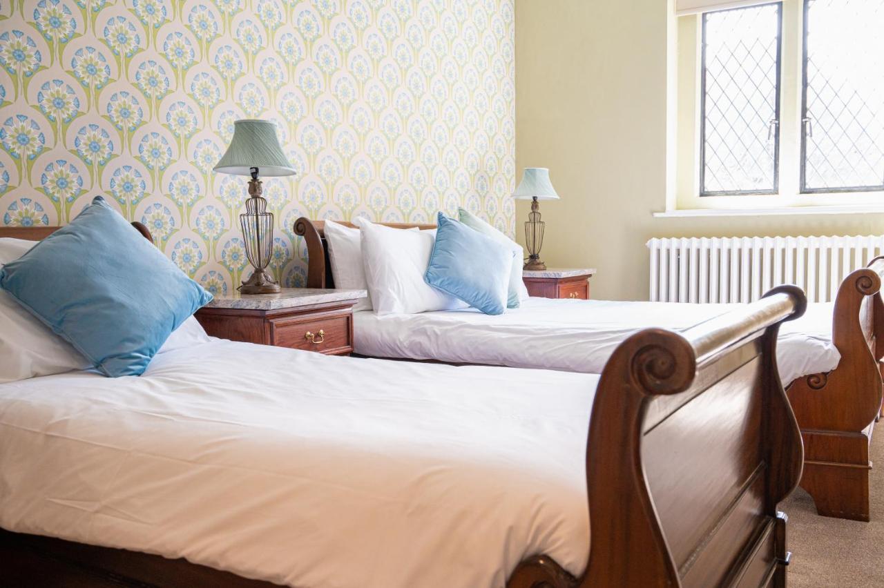 Miskin Manor Hotel Хенсол Екстериор снимка