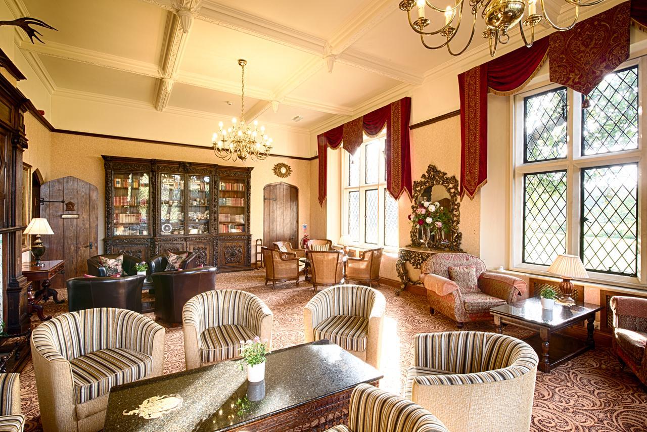 Miskin Manor Hotel Хенсол Екстериор снимка