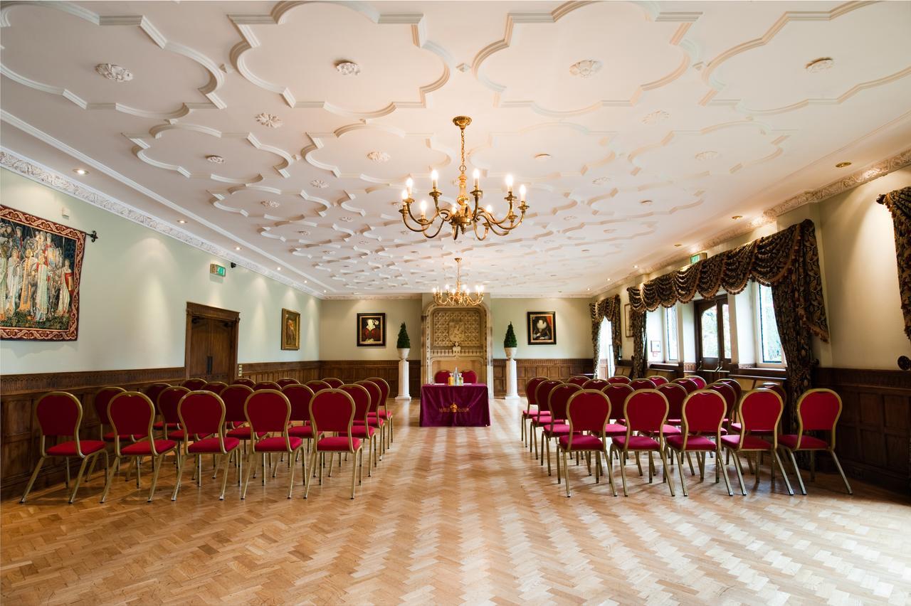 Miskin Manor Hotel Хенсол Екстериор снимка