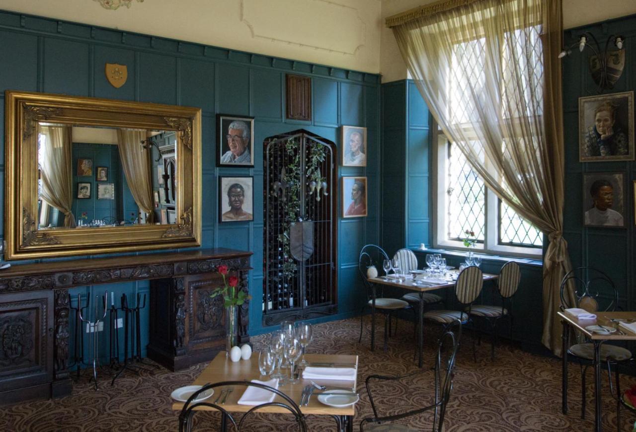 Miskin Manor Hotel Хенсол Екстериор снимка