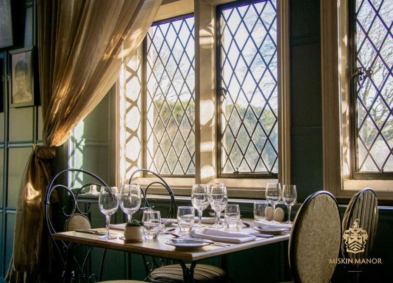 Miskin Manor Hotel Хенсол Екстериор снимка